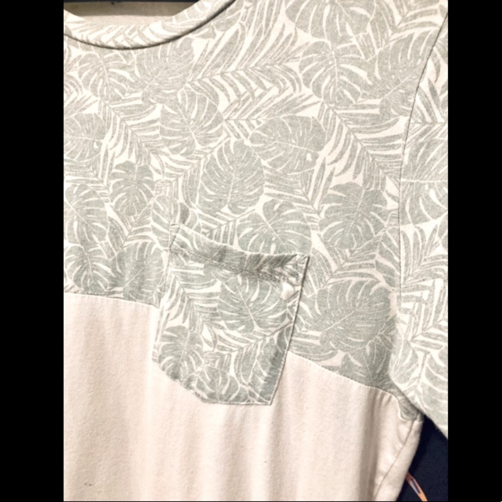 Men’s Causal Graphic Print Short Sleeve Tee Shirt Size Medium